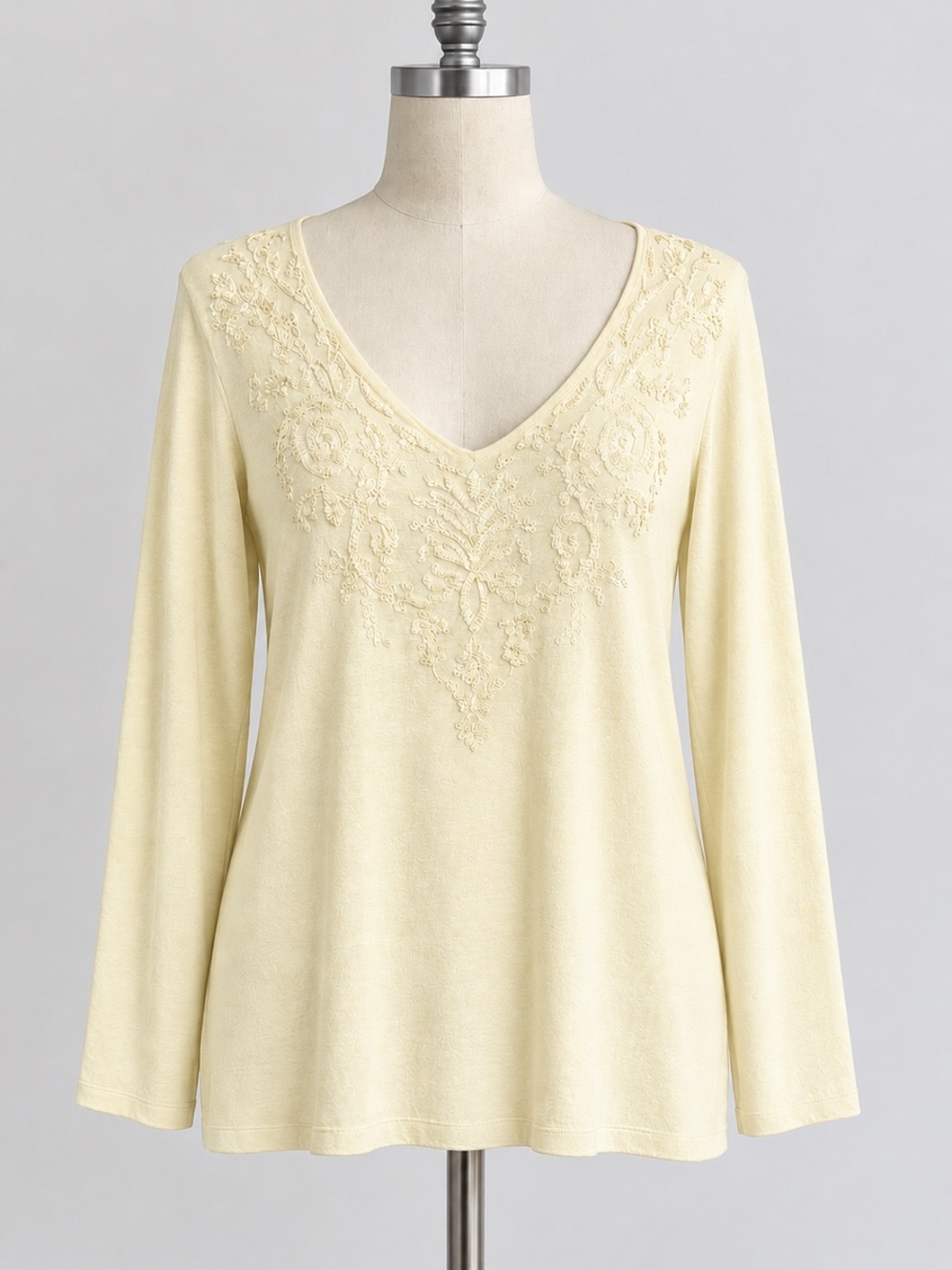 Jones New York Cream V-Neck Long Sleeve Embroidered Top
